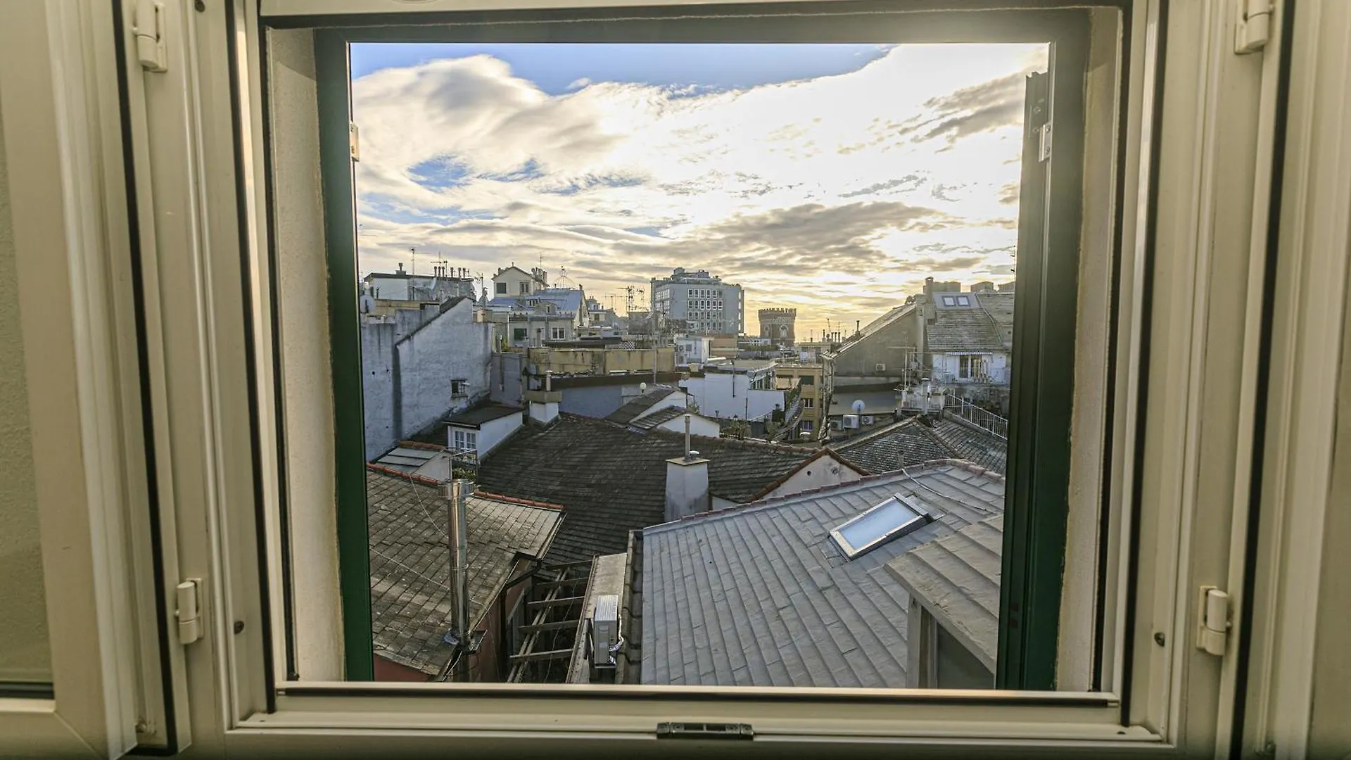 Iflat Un Nido Sui Tetti Lägenhet Genua